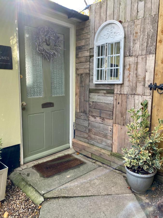 Little Limes An Adorable Little Suffolk Getaway With Outside Space Near Woodbridge Eyke Bagian luar foto